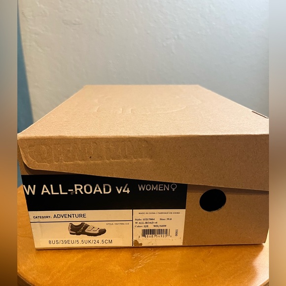 New Women Pearl Izumi Cycling Shoes - Picture 2 of 8